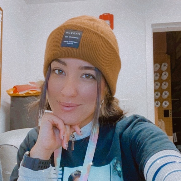 Meet your Posher, Gabriela - Picture 3 of 4